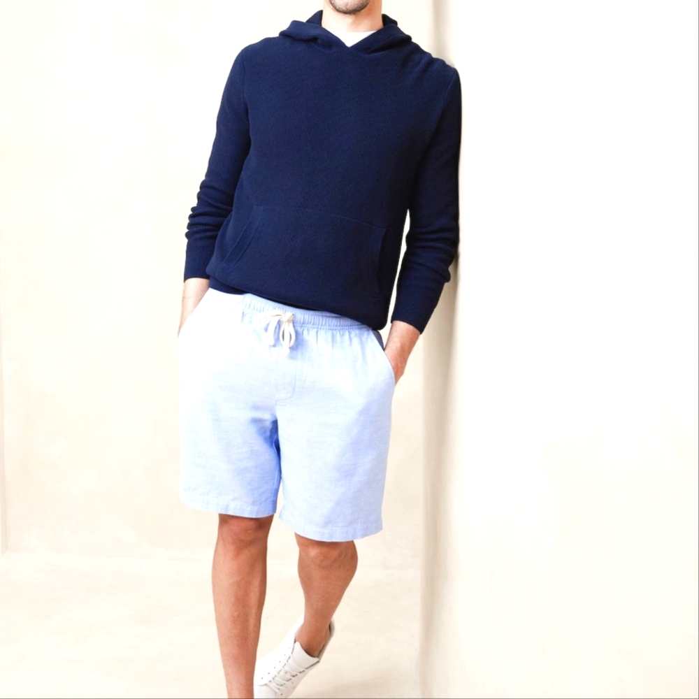 NEW Banana Republic 8" Men's Deck Shorts. Size M. Light Blue. Lightweight Cotton